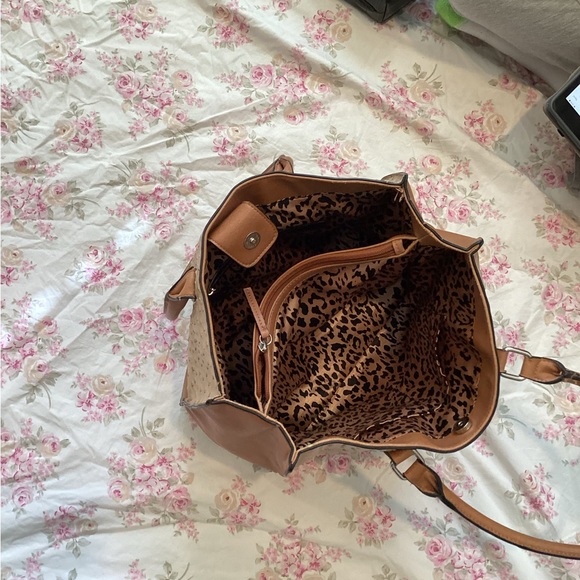 Faux leather tote, ostrich pattern - Picture 3 of 4